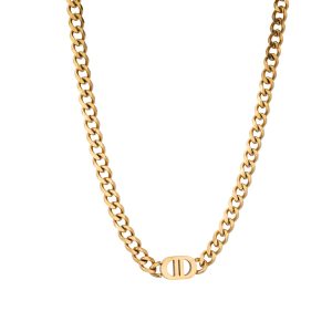 שרשרת גורמט מוזהבת עם סמל מעוצב במרכז