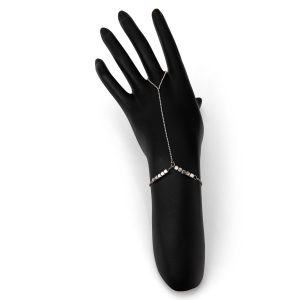 צמיד ג’אדי בגוון כסף עם טבעת וחרוזי מתכת גיאומטריים